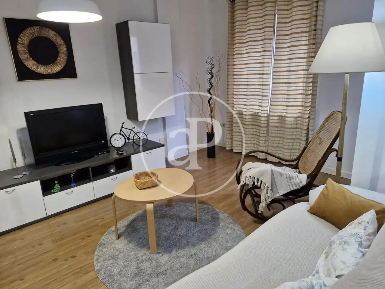 Sala d'estar de Pis de lloguer en Valencia amb Aire condicionat, Calefacció i Moblat