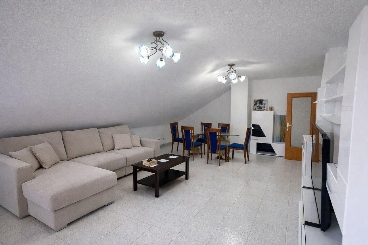 Sala d'estar de Àtic en venda en Almansa amb Terrassa