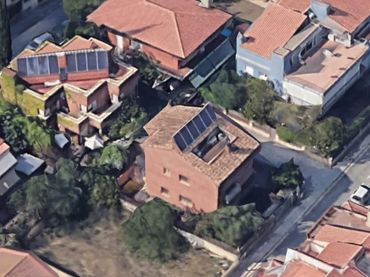 Xalet amb balcó en venda a Carrer de Pau Casals