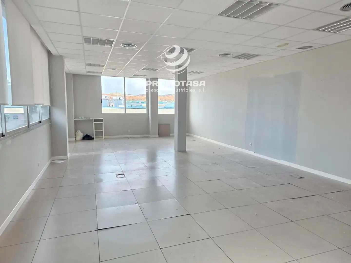 Oficina de alquiler en Rivas-Vaciamadrid con Aire acondicionado, Calefacción y Internet