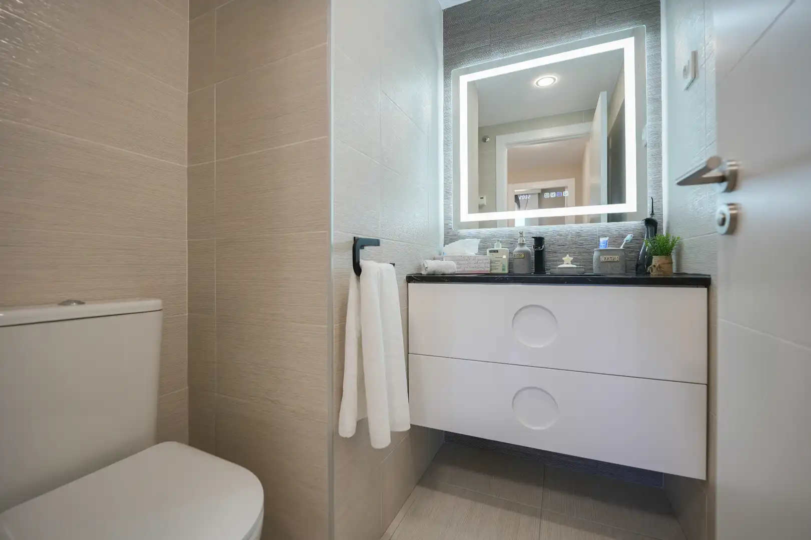 Badezimmer von Dachboden zum Verkauf in Valladolid mit Klimaanlage, Heizung und Privatgarten