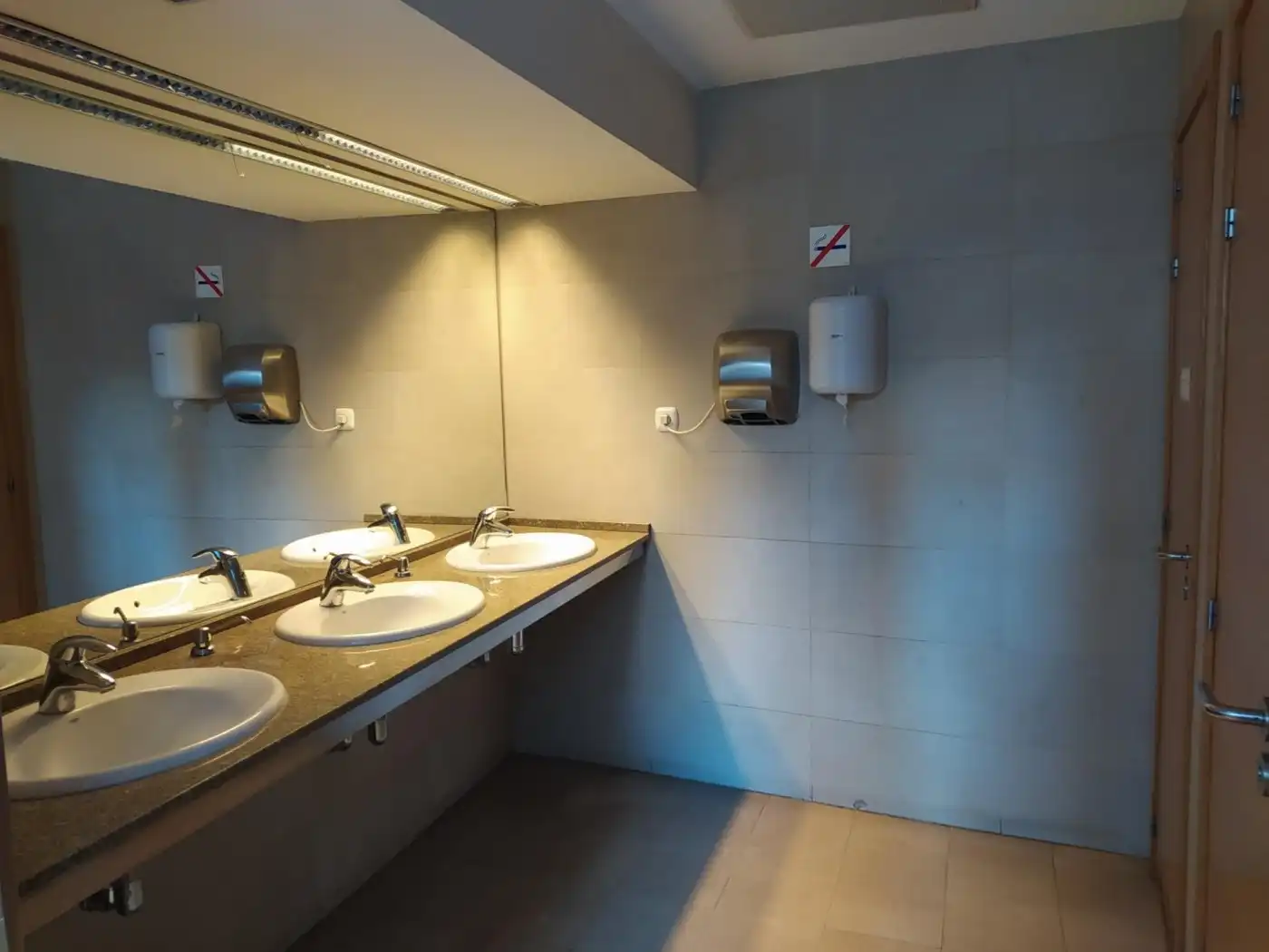 Baño de Oficina de alquiler en Zaragoza