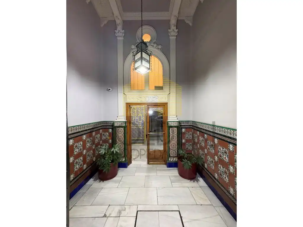 Piso en venta en Calle Alfonso Xii, Jerónimos
