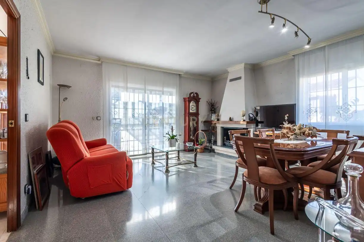 House with pool for sale in Carrer de les Orquídies, Viladecans, Spain, imagen 10