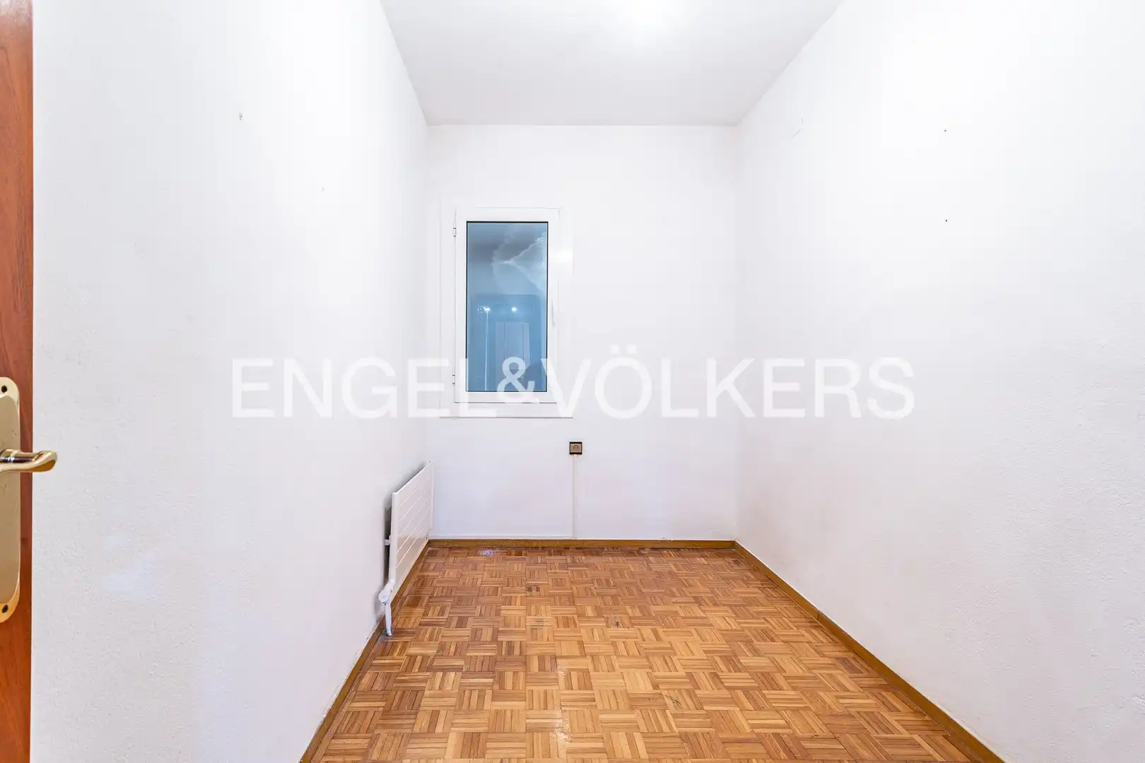 Wohnung zum Verkauf in Barcelona mit Klimaanlage, Heizung und Parkett