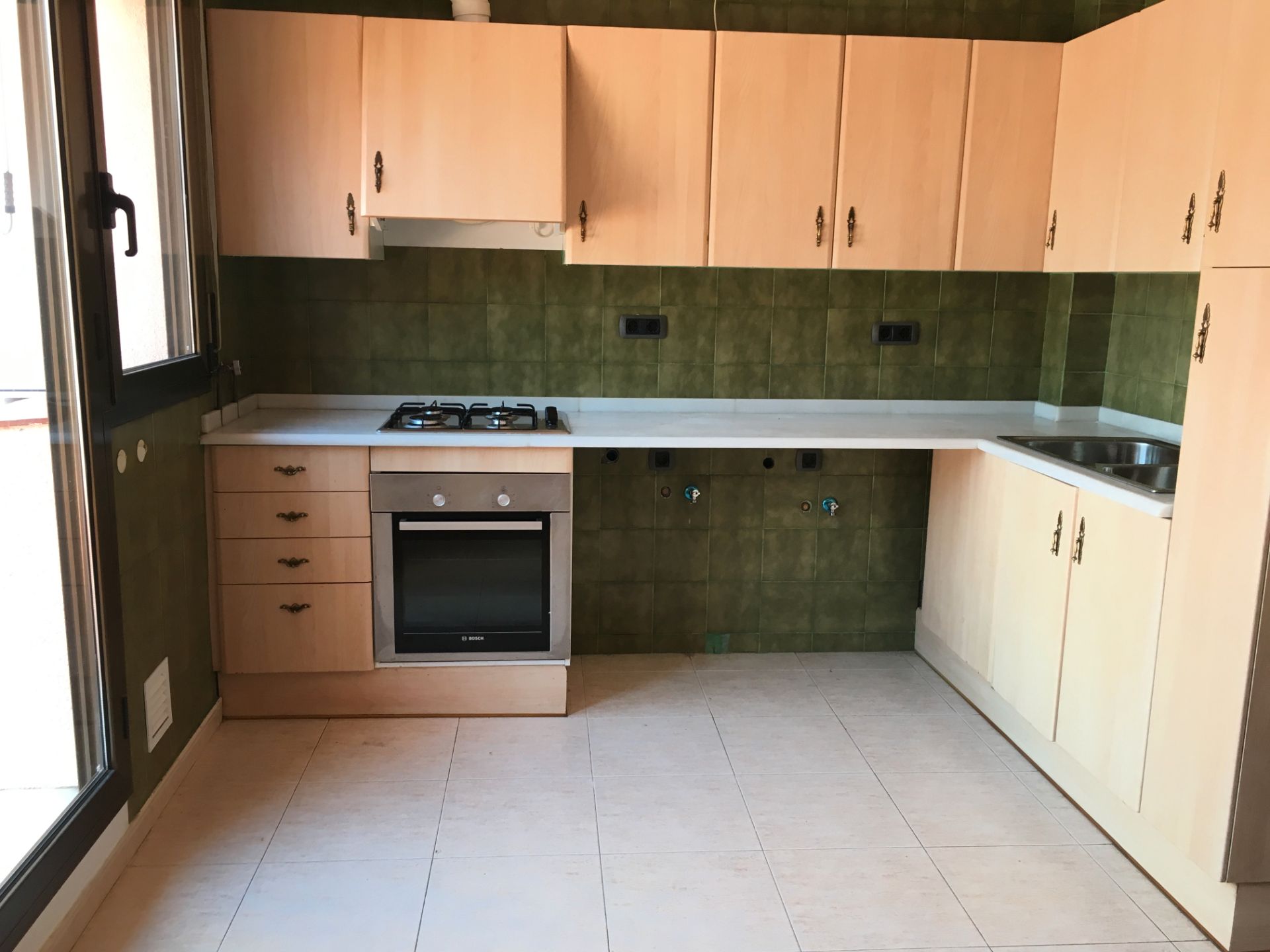 Kitchen of Building for sale in L'Hospitalet de Llobregat
