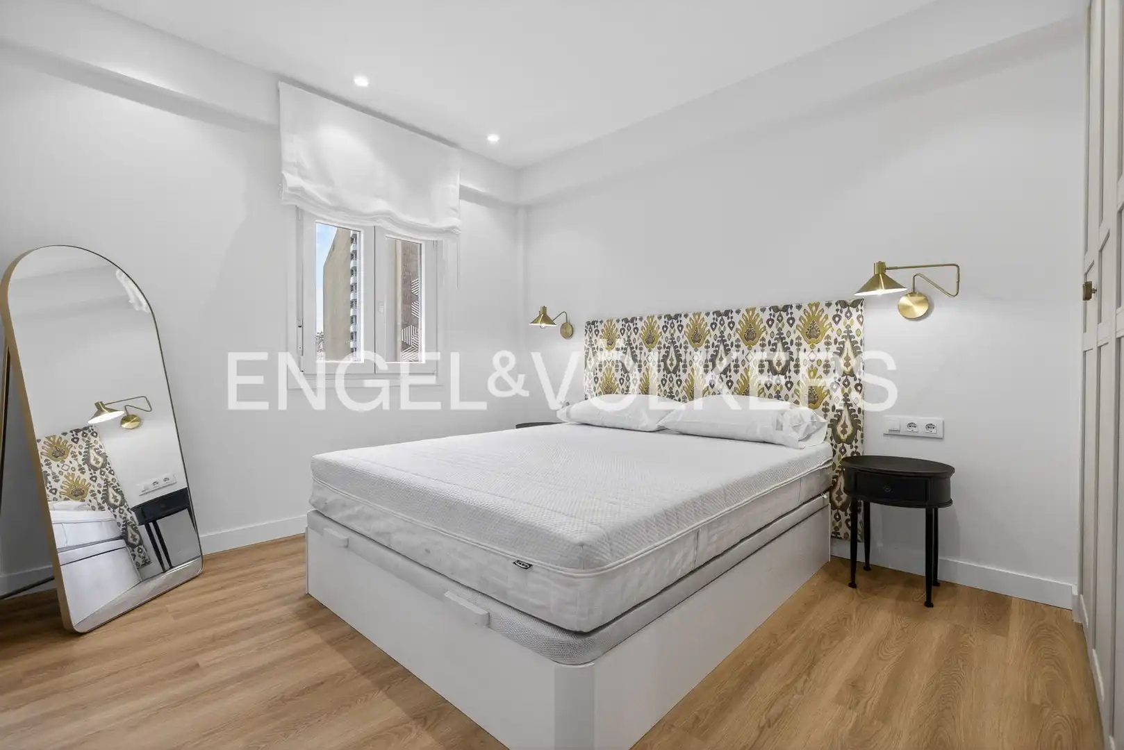 Bedroom of Flat for sale in Sevilla  with Heating, Parquet flooring and Terrace
