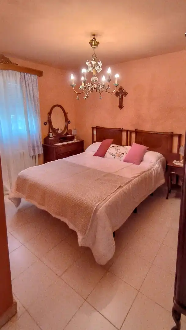 Habitación de Casa o chalet en venta en Cuenca con Aire acondicionado, Calefacción y Jardín privado
