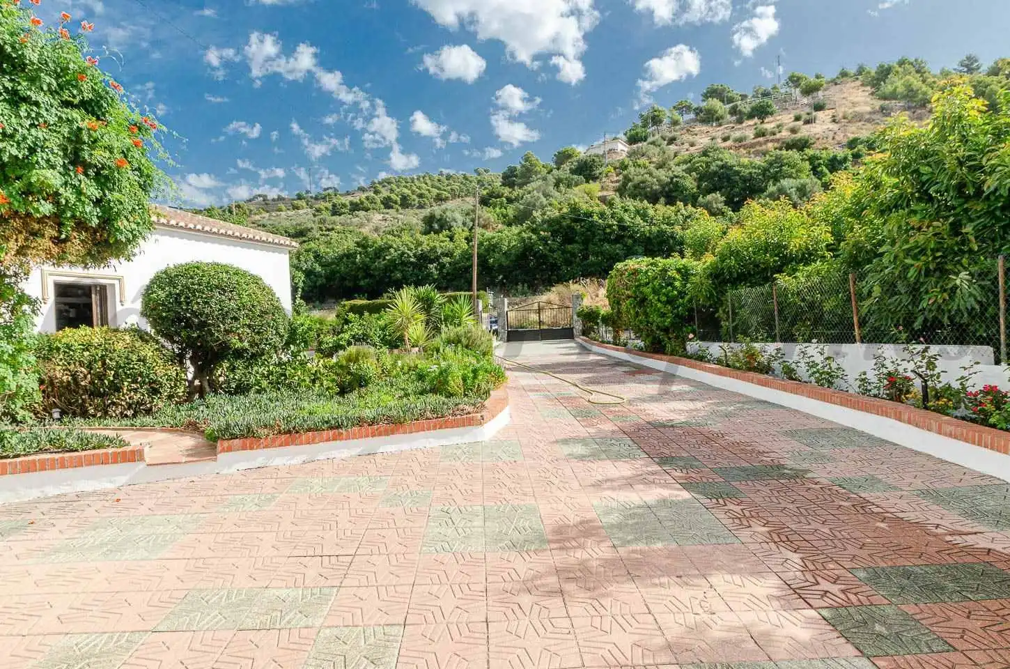 Houses for sale in Canillas de Albaida, Málaga