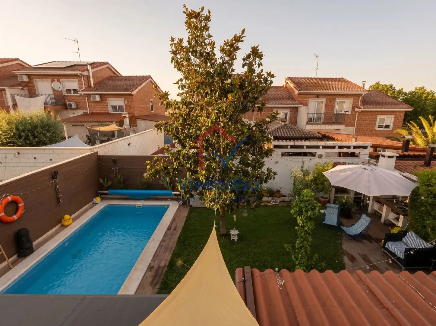 Piscina de Casa adosada en venda en Cabanillas del Campo amb Aire condicionat, Calefacció i Terrassa