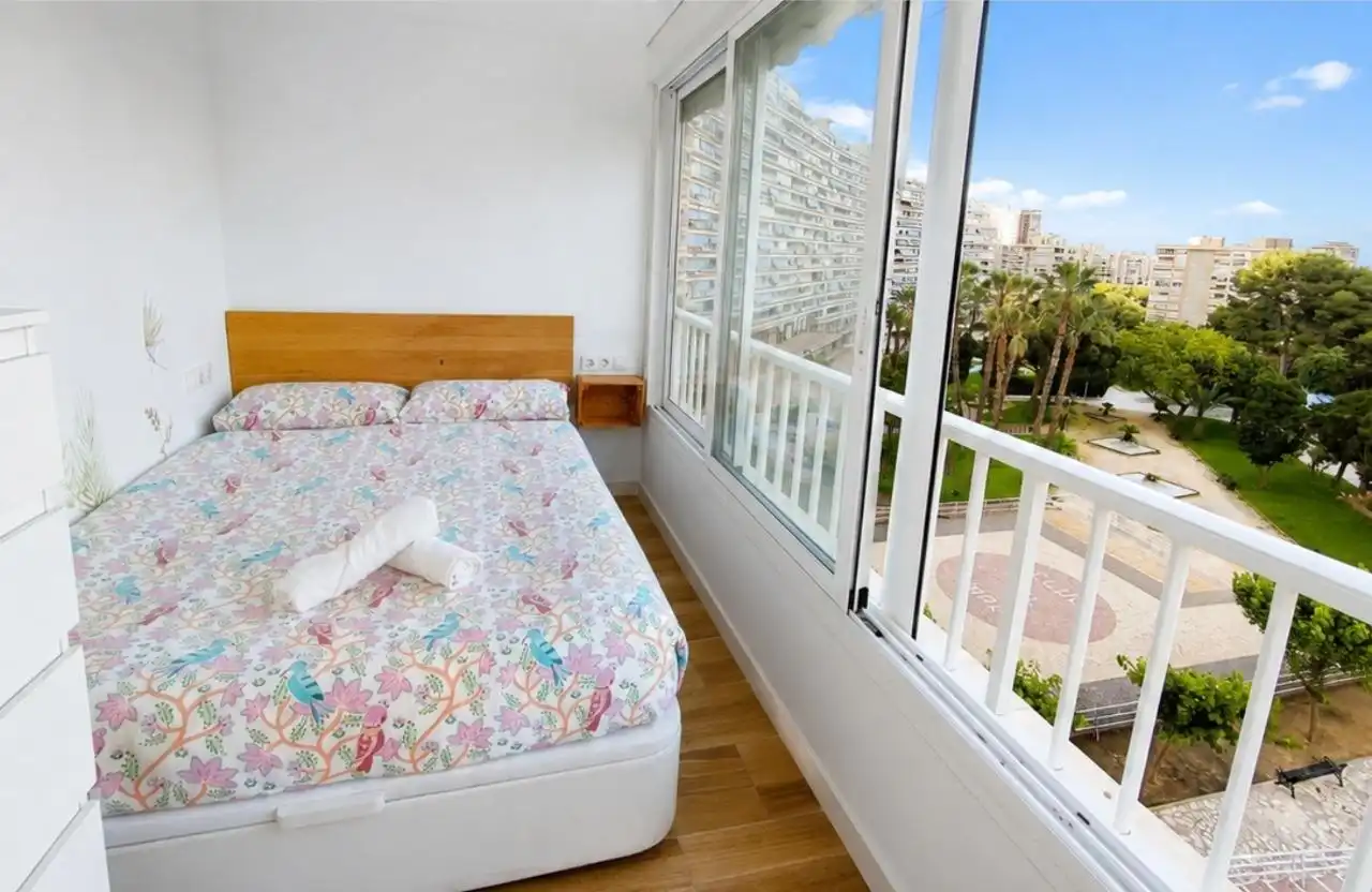 Habitación de Apartamento en venta en Alicante / Alacant con Piscina comunitaria