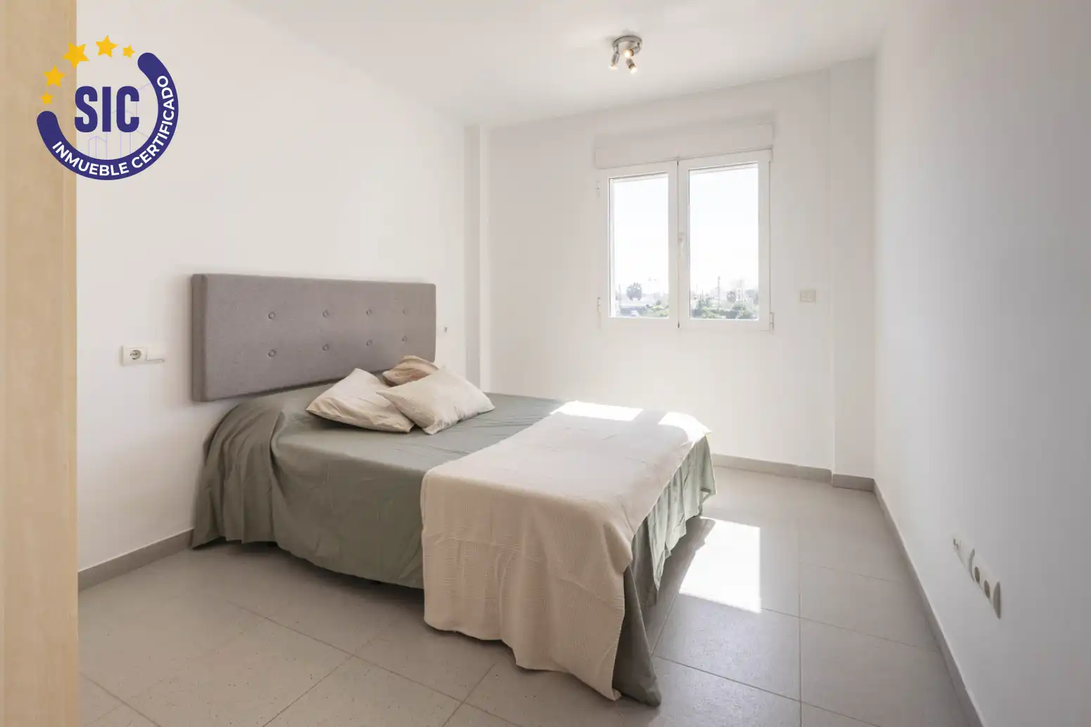 Schlafzimmer von Wohnung zum Verkauf in Piles mit Klimaanlage, Terrasse und Schwimmbad