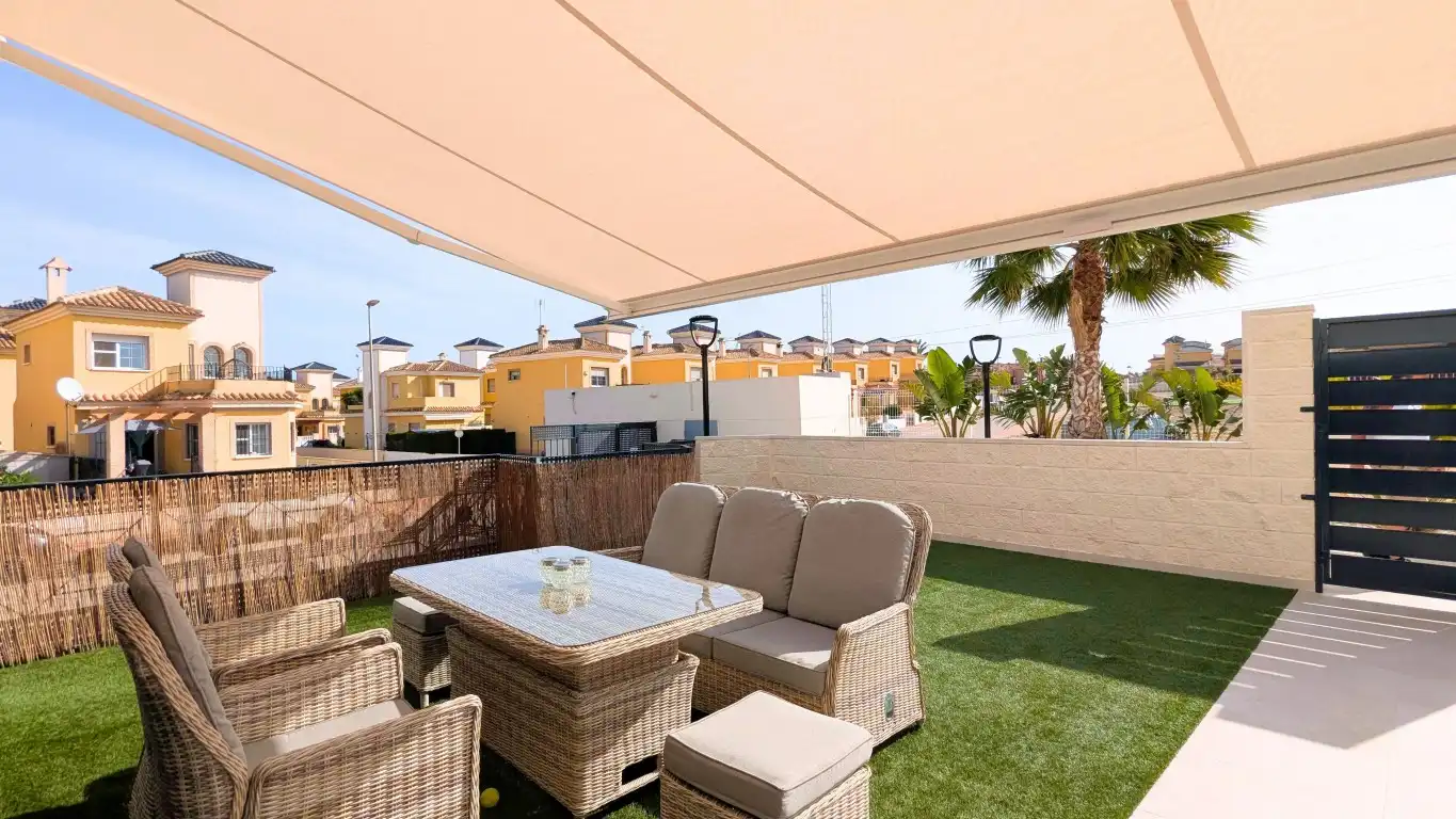 Terrassa de Planta baixa en venda en Algorfa amb Aire condicionat, Jardí privat i Terrassa