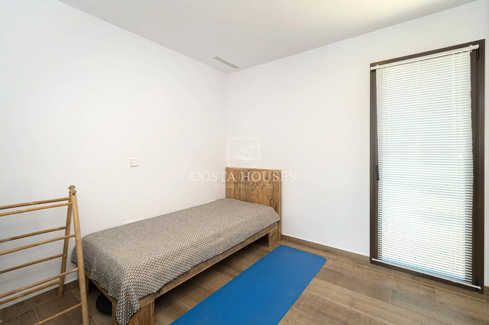 Houses for sale in Jávea / Xàbia  with Air Conditioner, Heating and Private garden