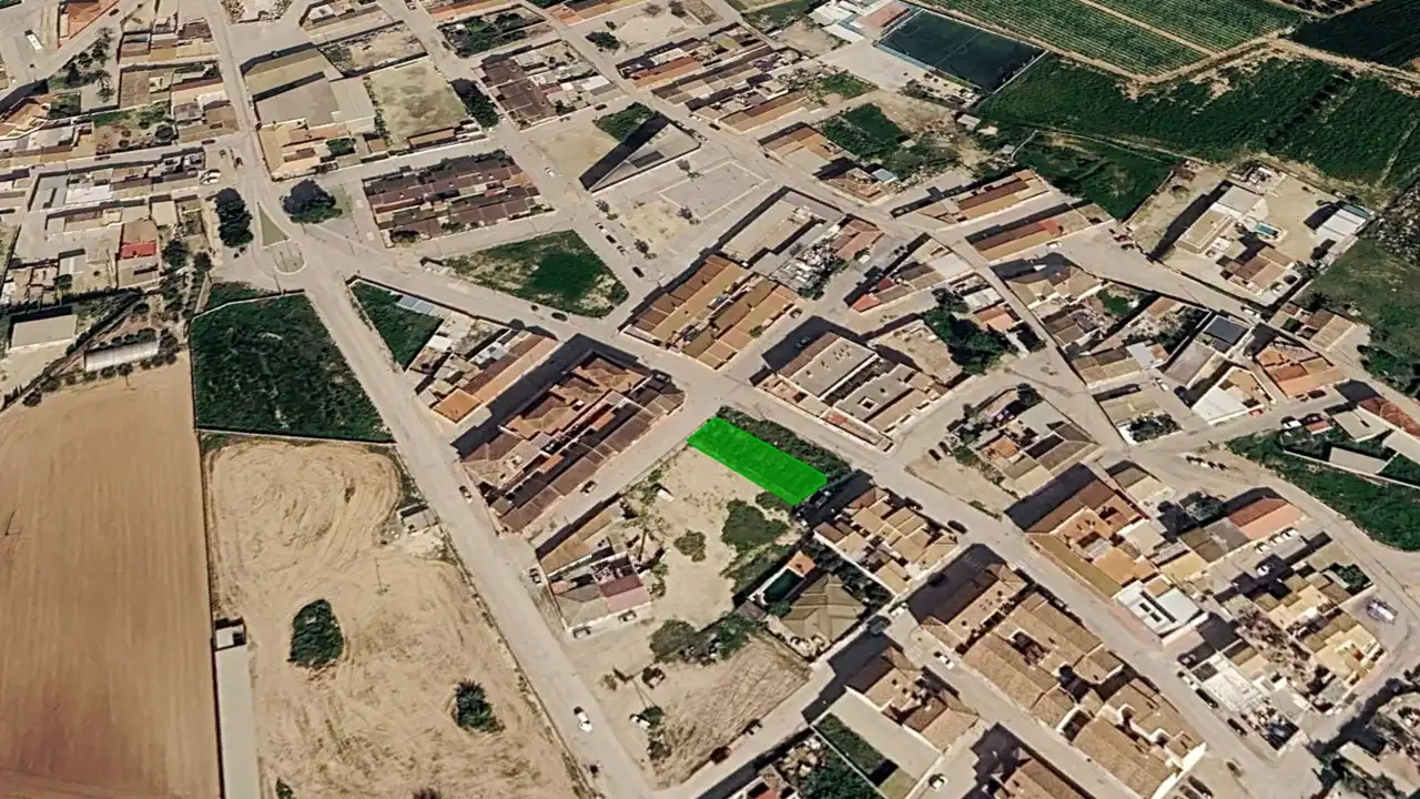Lands and plots for sale in C/ Juan de Cobato