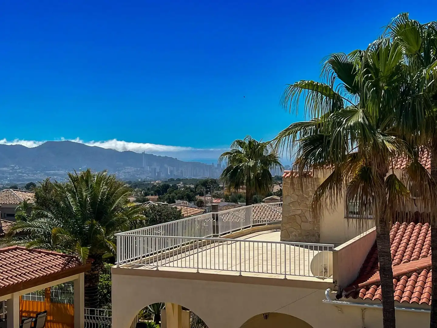 Vista exterior de Casa o chalet en venta en La Nucia con Aire acondicionado, Calefacción y Jardín privado