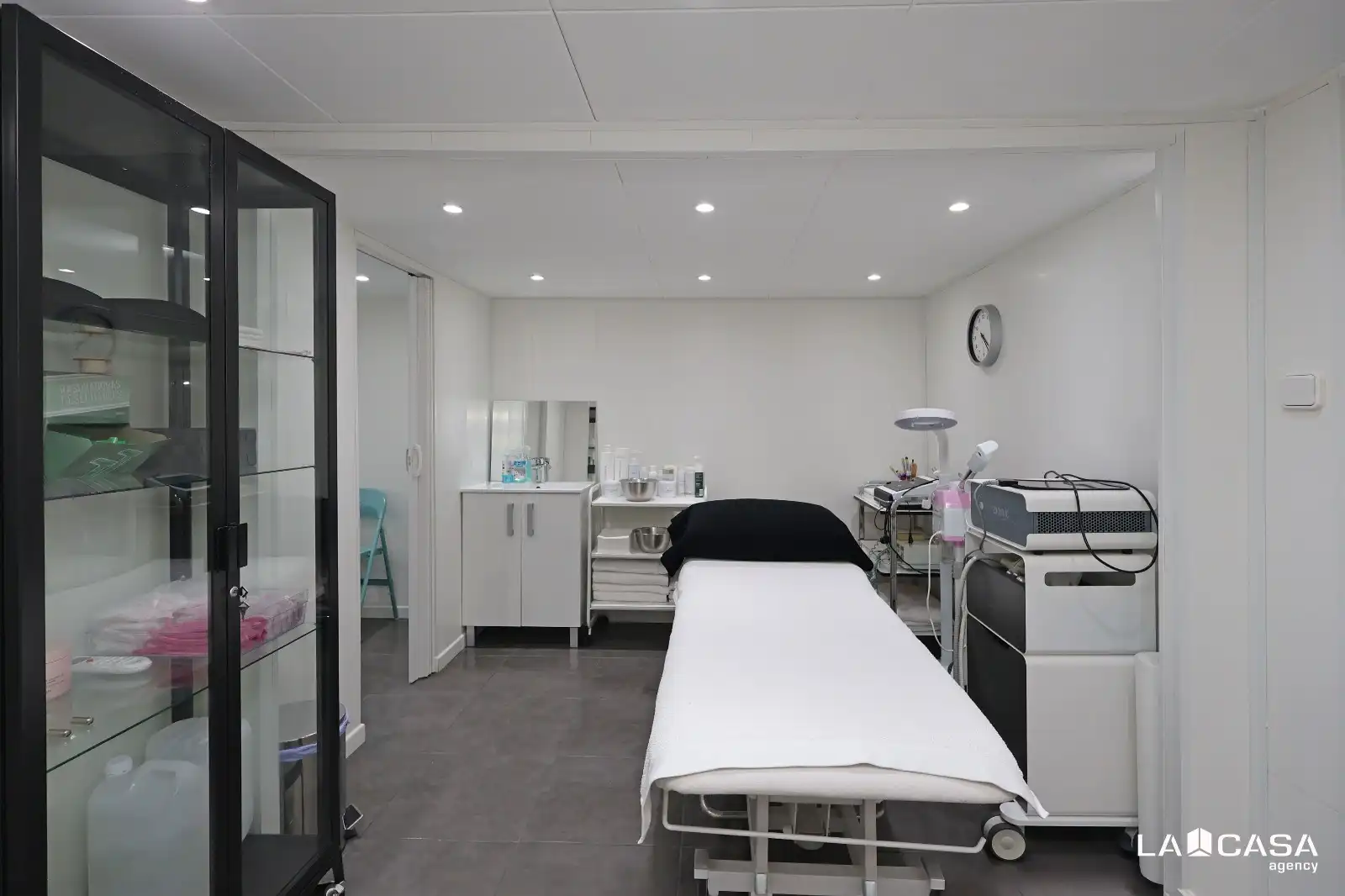 Business premises for transfer in Carrer de Blai, imagen 41