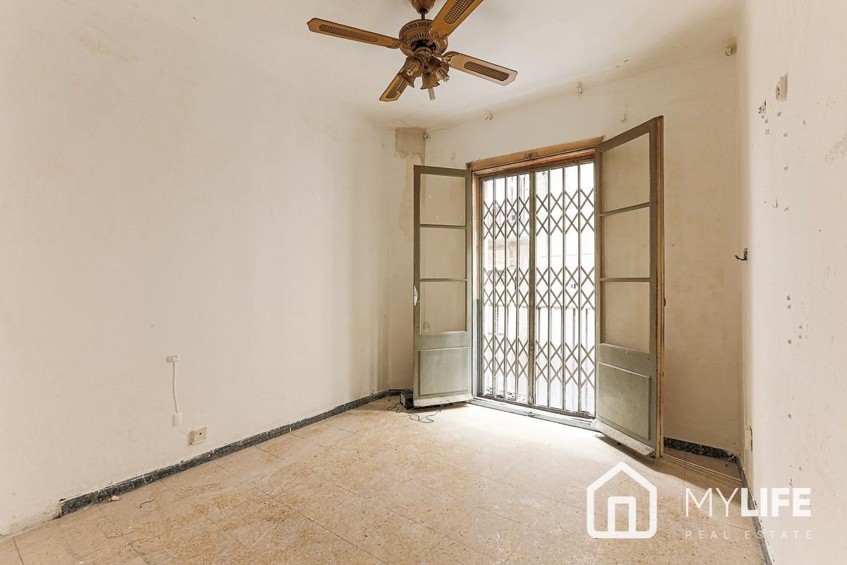 Vista exterior de Piso en venta en  Barcelona Capital con Balcón