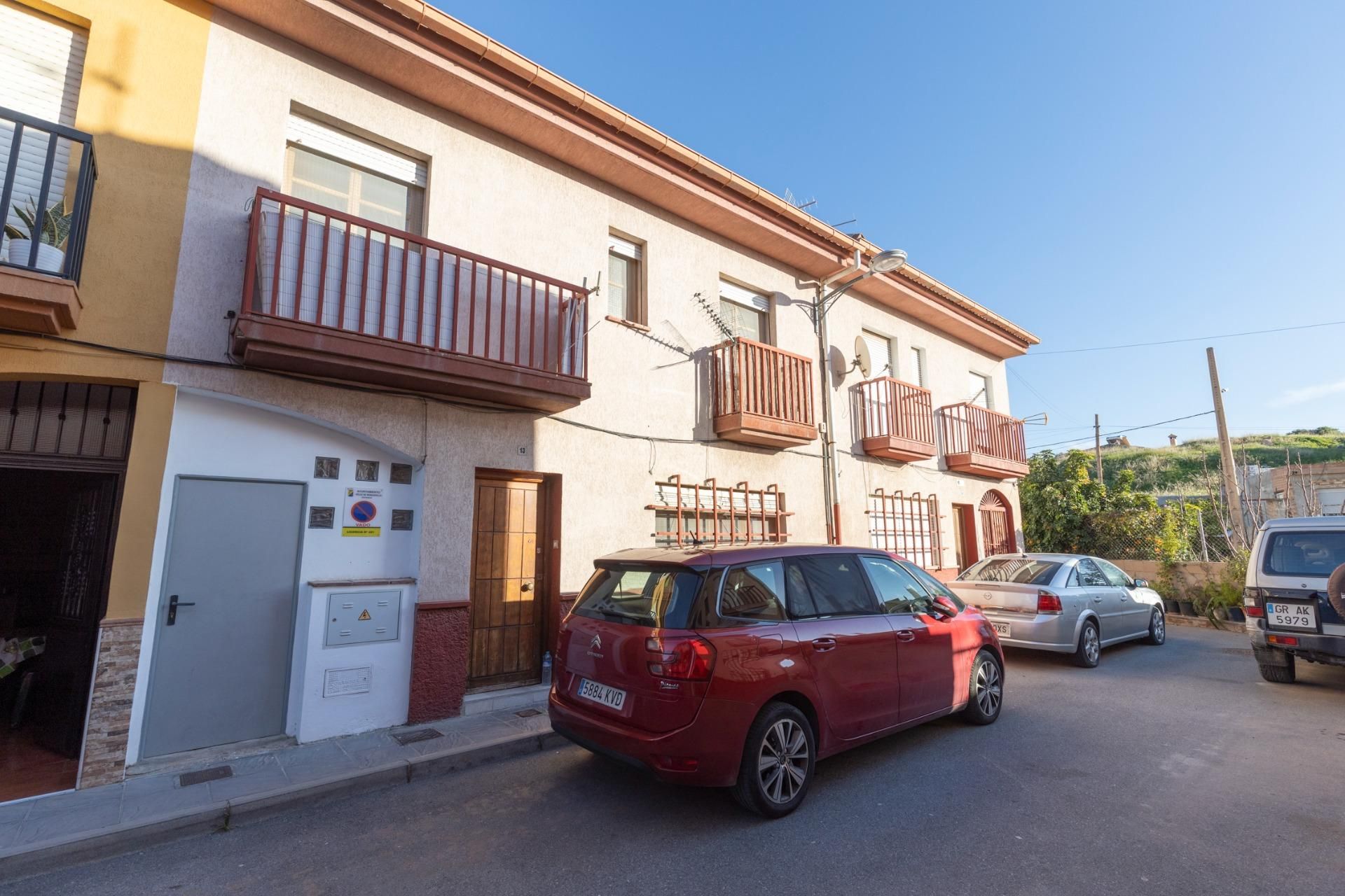 Vista exterior de Casa adosada en venda en Vélez de Benaudalla amb Terrassa i Traster
