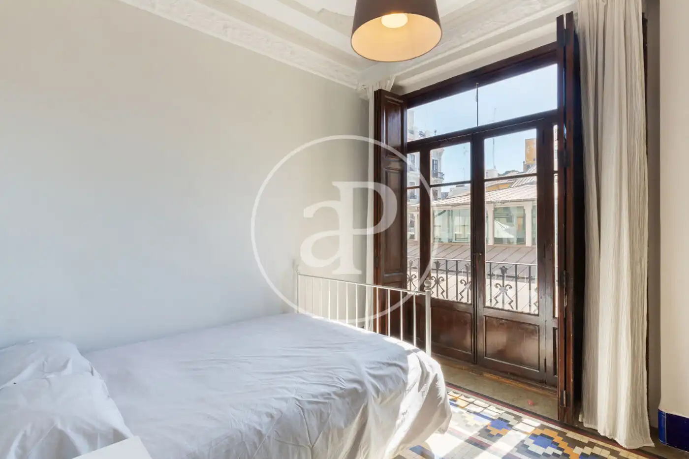 Flat with terrace to rent in C/ de la Corona, imagen 13