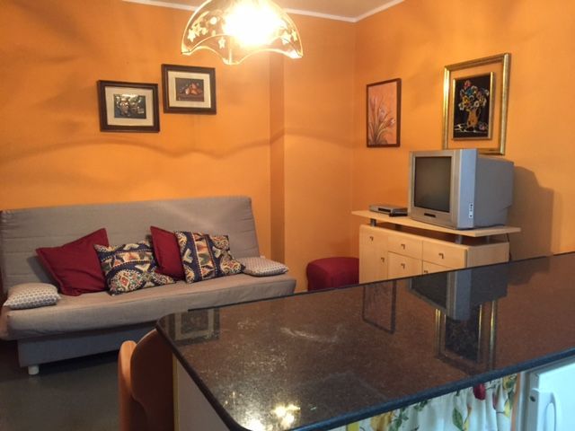 Sala d'estar de Pis de lloguer en Ferrol amb Parquet, Moblat i Forn
