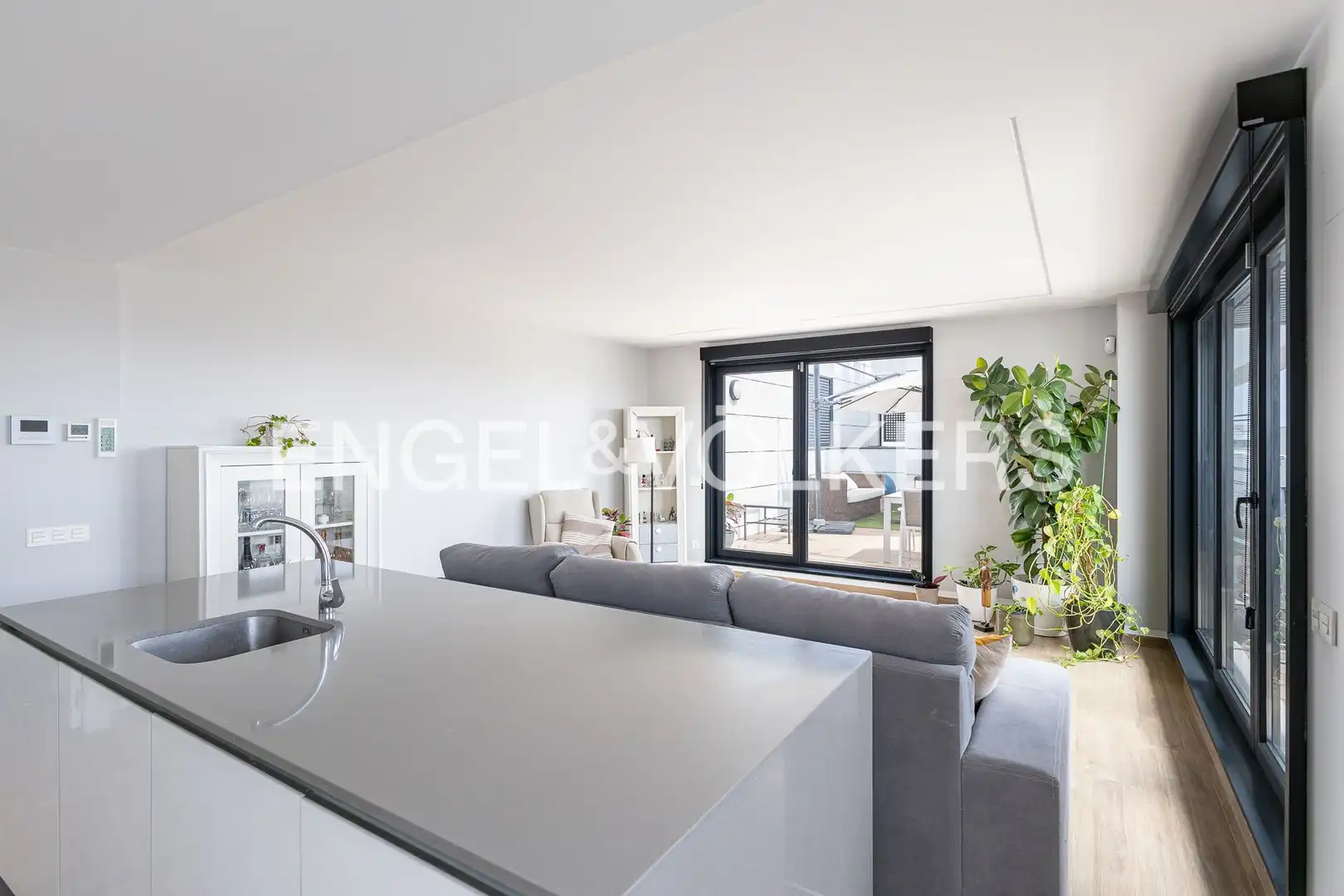 Living room of Attic for rent in Madrid  with Air Conditioner, Heating and Private garden