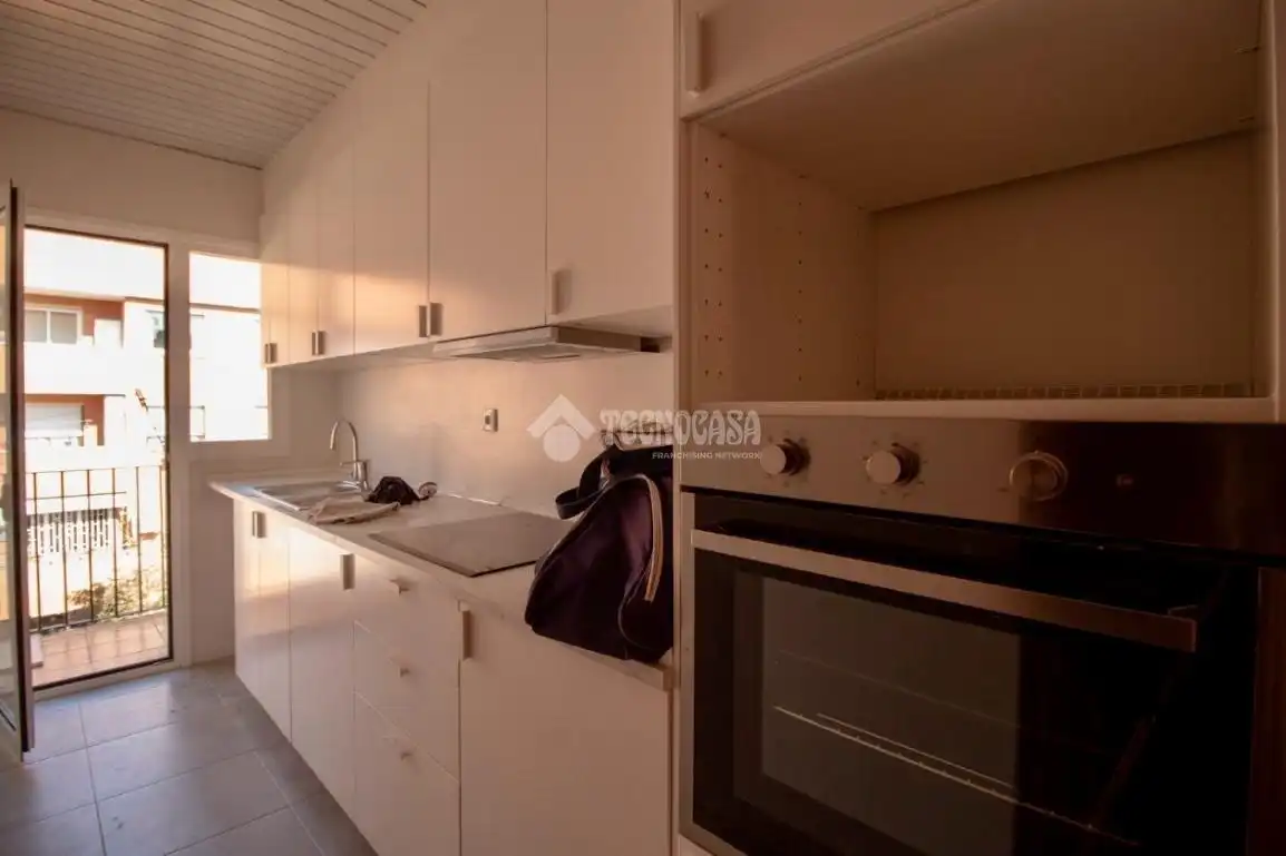 Cuina de Pis en venda en Barcelona amb Calefacció i Balcó