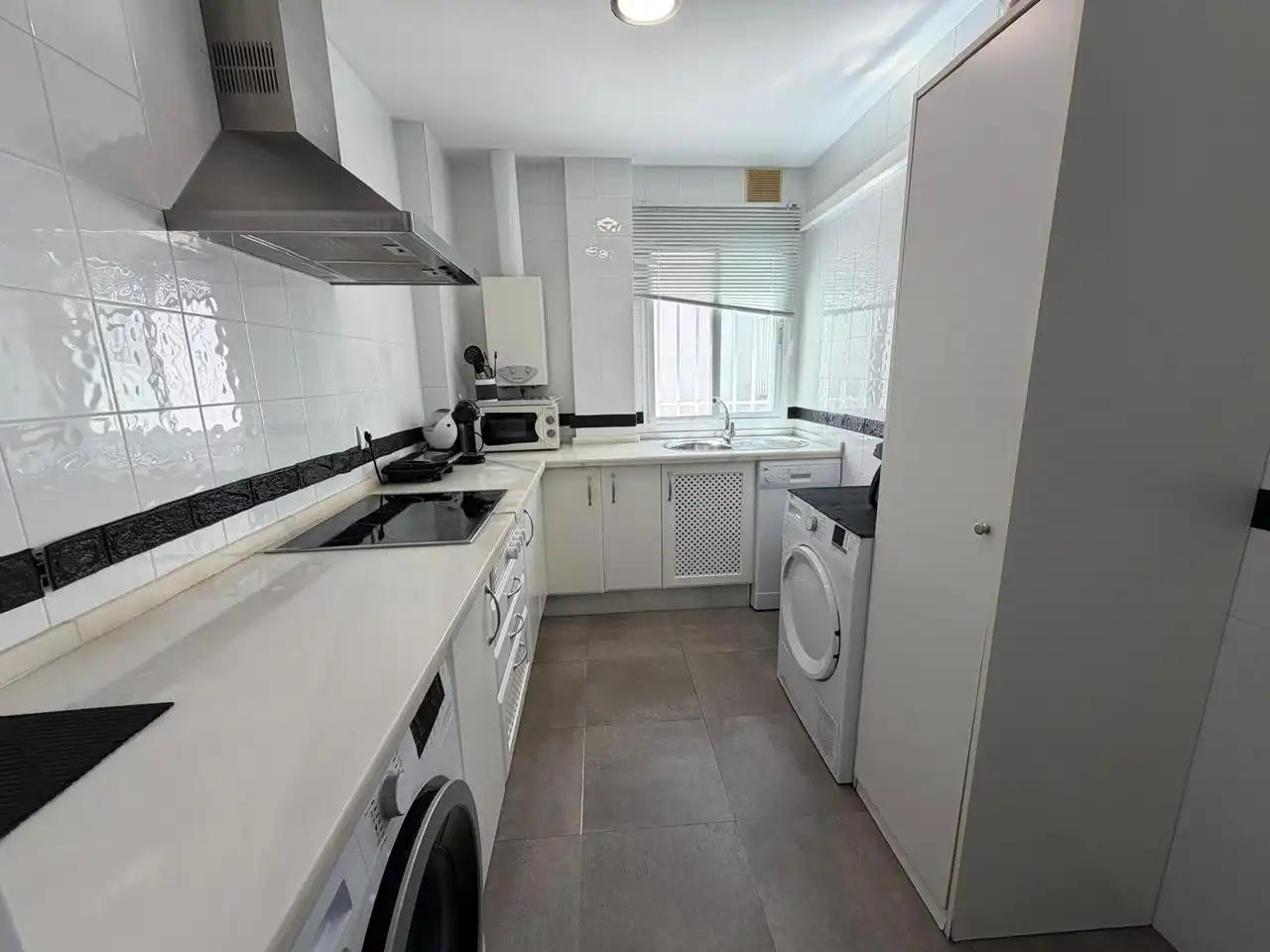 Kitchen of Flat for sale in Sanlúcar de Barrameda  with Air Conditioner, Terrace and Furnished