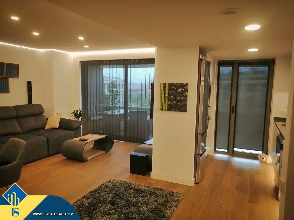 Sala de estar de Piso en venta en Alicante / Alacant con Terraza, Amueblado y Piscina comunitaria