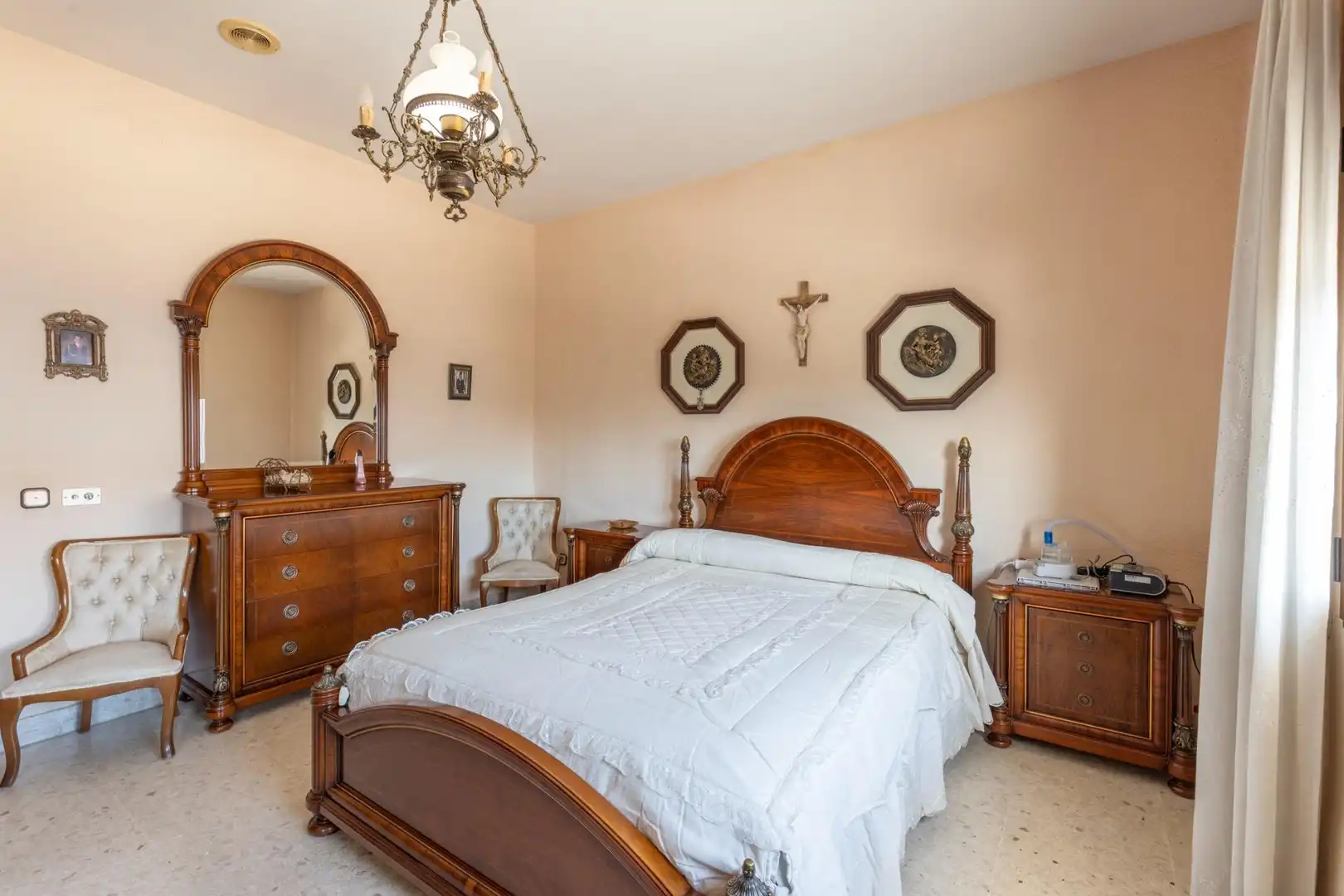 Habitación de Casa o chalet en venta en Granada con Calefacción, Jardín privado y Piscina