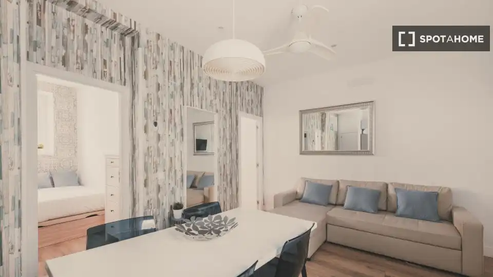 Living room of Flat for rent in Madrid  with Air Conditioner, Heating and Furnished