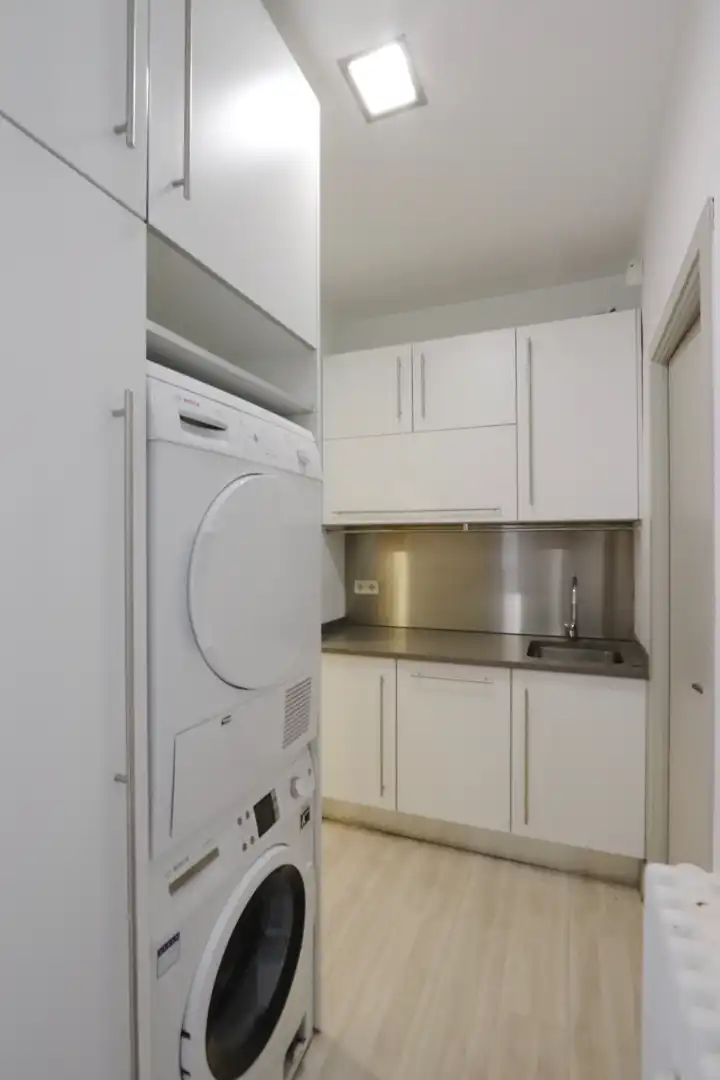 Kitchen of Flat for rent in Madrid  with Air Conditioner, Heating and Parquet flooring