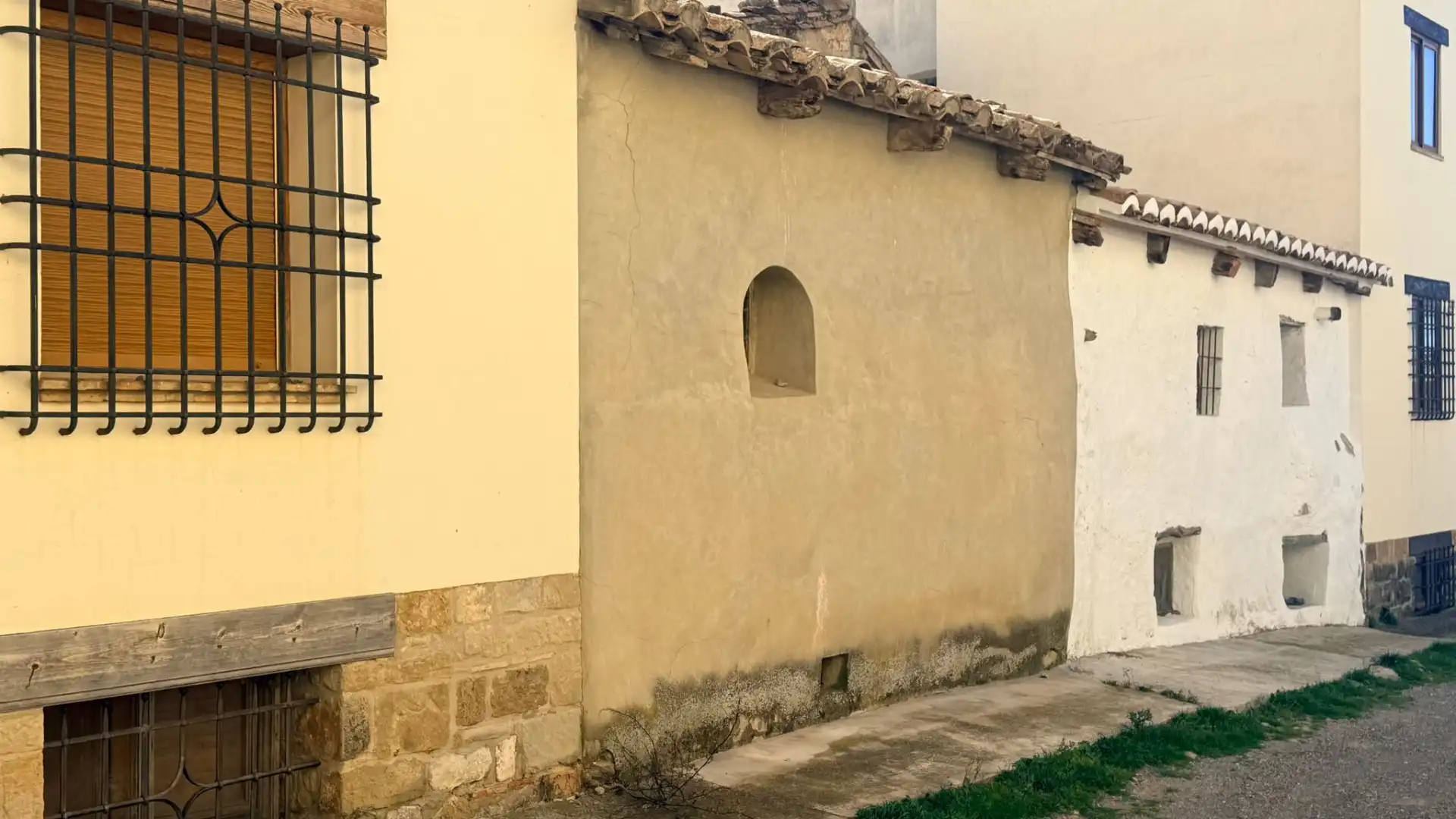 Vista exterior de Casa o chalet en venta en Rubielos de Mora con Trastero
