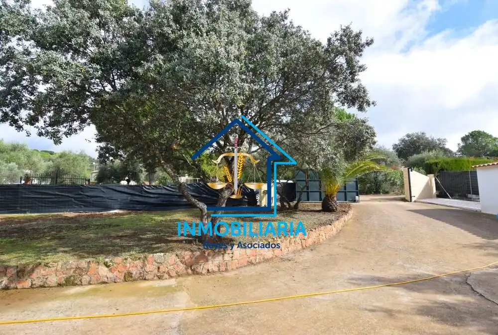 Jardí de Casa o xalet en venda en Córdoba amb Aire condicionat, Terrassa i Piscina