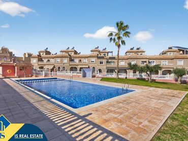 Adossat amb piscina en venda a Gran Alacant