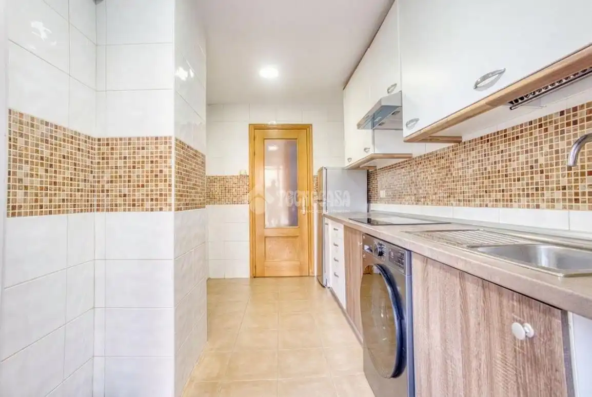 Cocina de Piso en venta en Villamayor con Calefacción, Jardín privado y Terraza