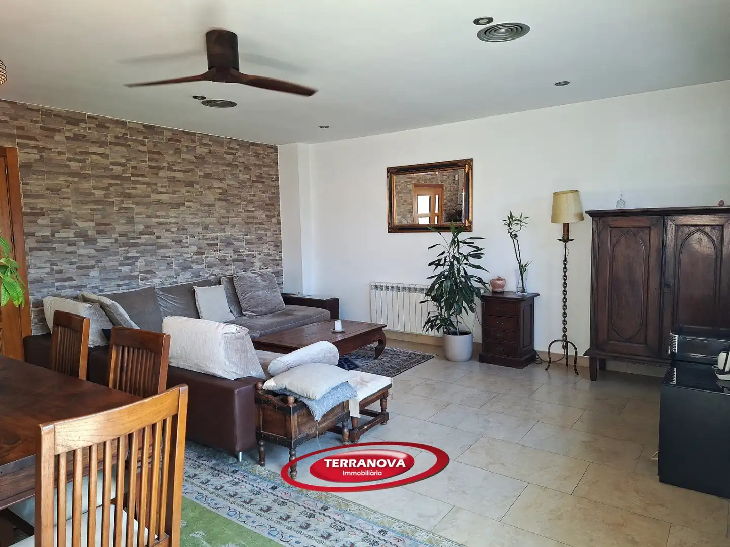 Sala d'estar de Casa o xalet en venda en L'Ametlla del Vallès amb Aire condicionat, Calefacció i Jardí privat