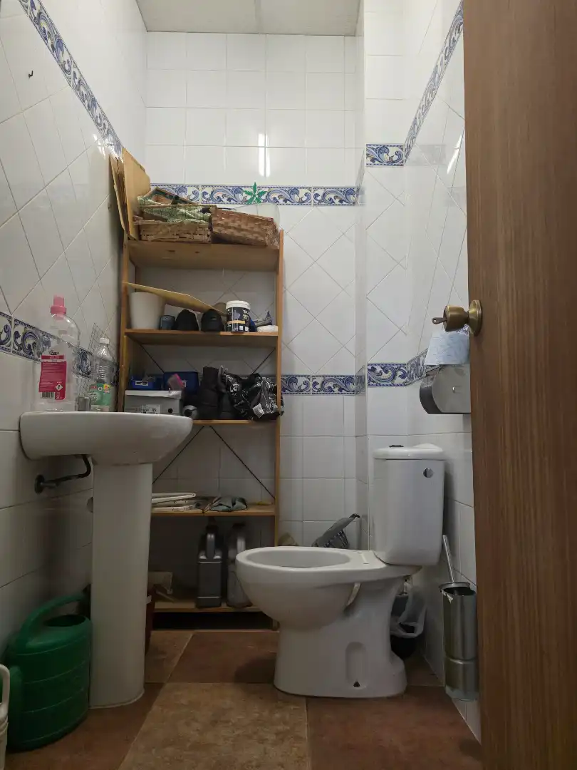 Badezimmer von Geschaftsraum zum Verkauf in Utrera