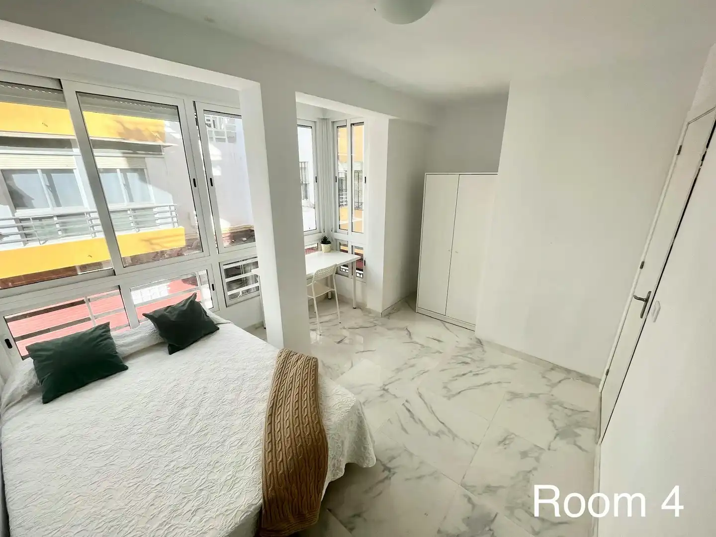Bedroom of Flat for share in Sevilla  with Furnished, Washing machine and TV