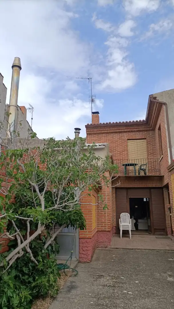 Vista exterior de Casa o chalet en venta en Hornillos de Eresma con Calefacción, Jardín privado y Terraza