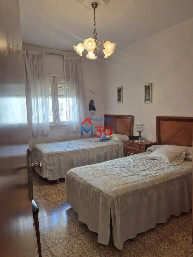 Habitación de Piso en venta en Miranda de Ebro con Calefacción, Terraza y Trastero
