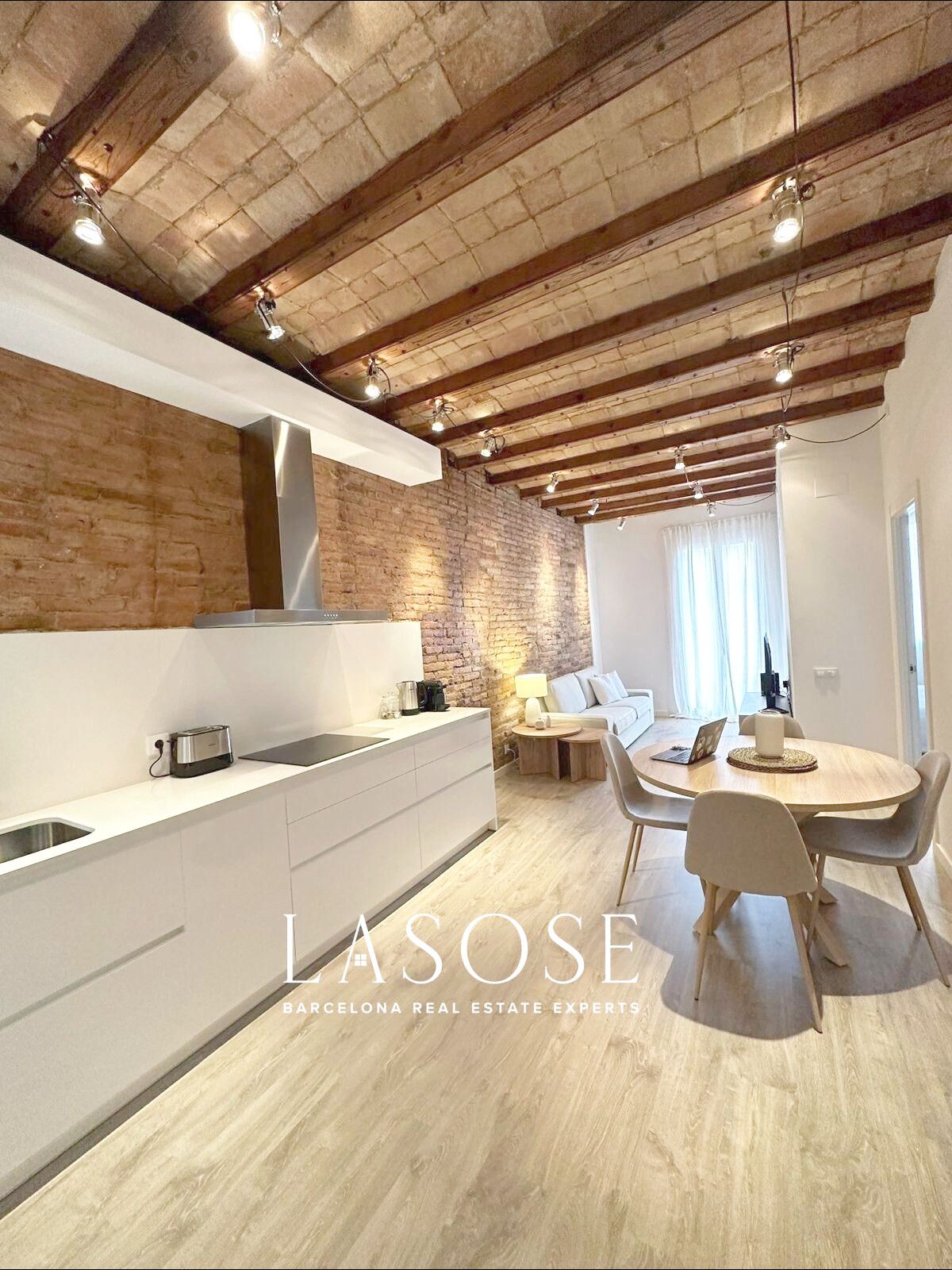 Flat to rent in Carrer ROCAFORT, Sant Antoni