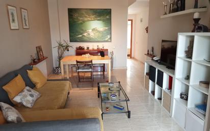 Living room of Flat for sale in Cornellà de Llobregat  with Air Conditioner, Terrace and Balcony