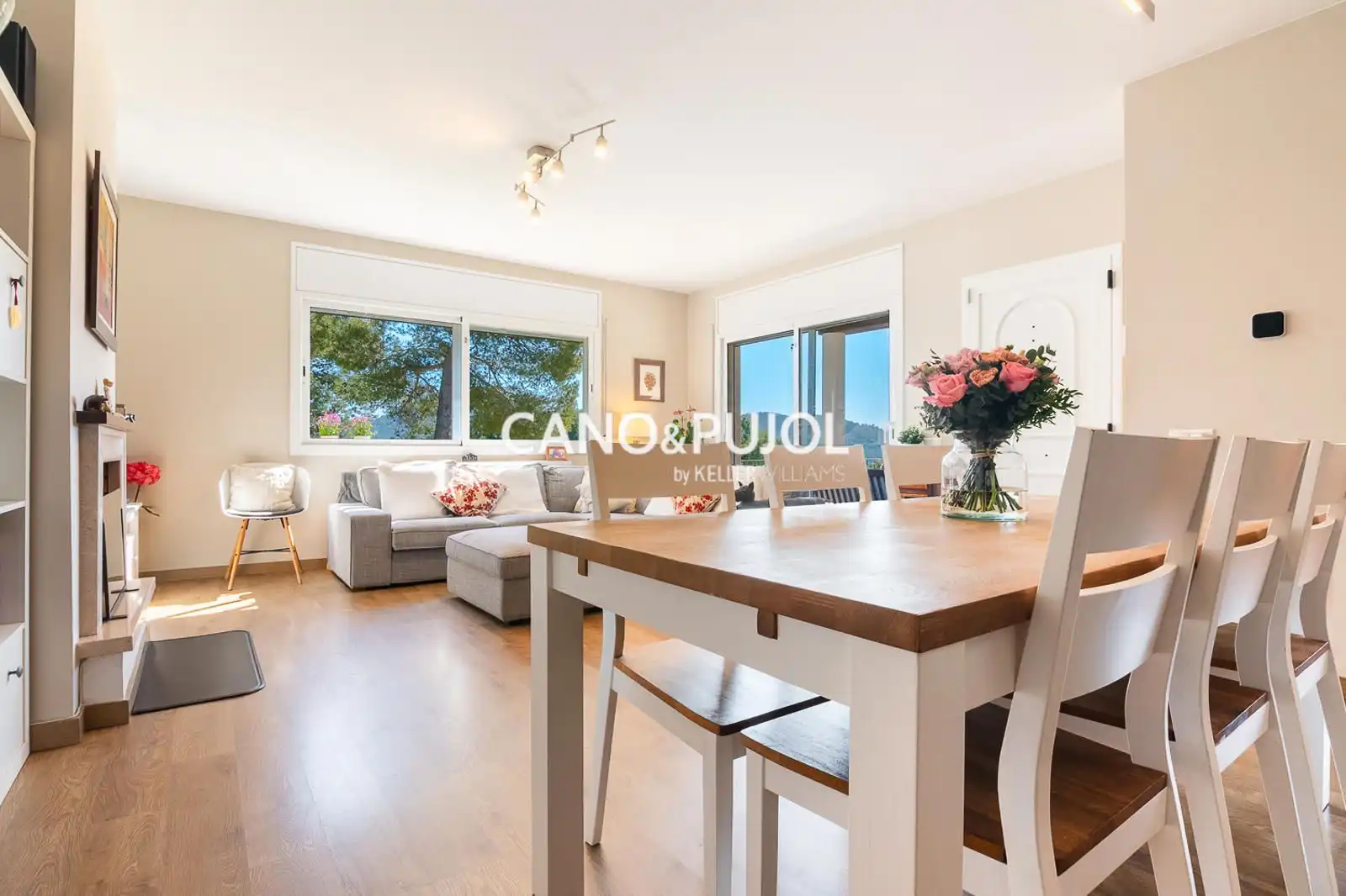 Comedor de Casa o chalet en venta en Corbera de Llobregat con Calefacción, Terraza y Trastero