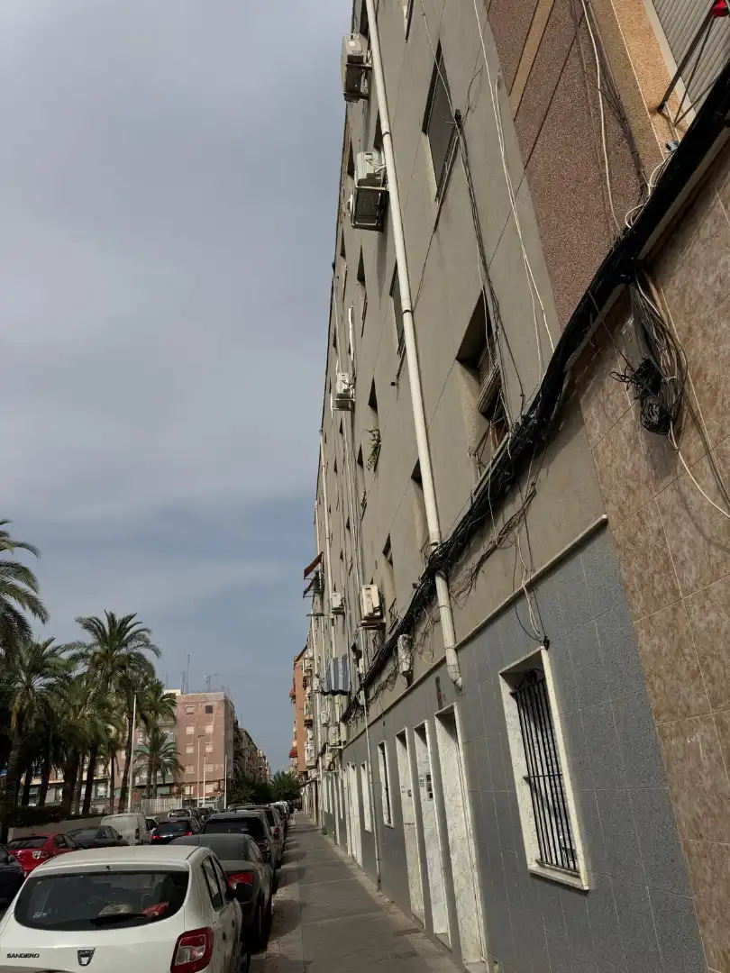 Vista exterior de Pis en venda en Elche / Elx amb Alarma