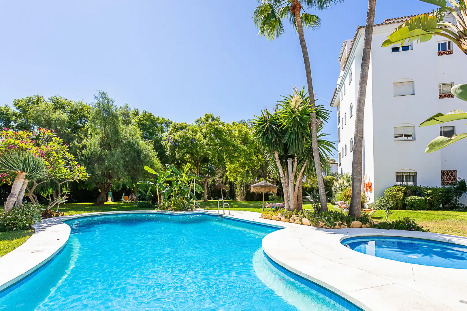 Apartament amb piscina en venda a Calahonda, imagen 9
