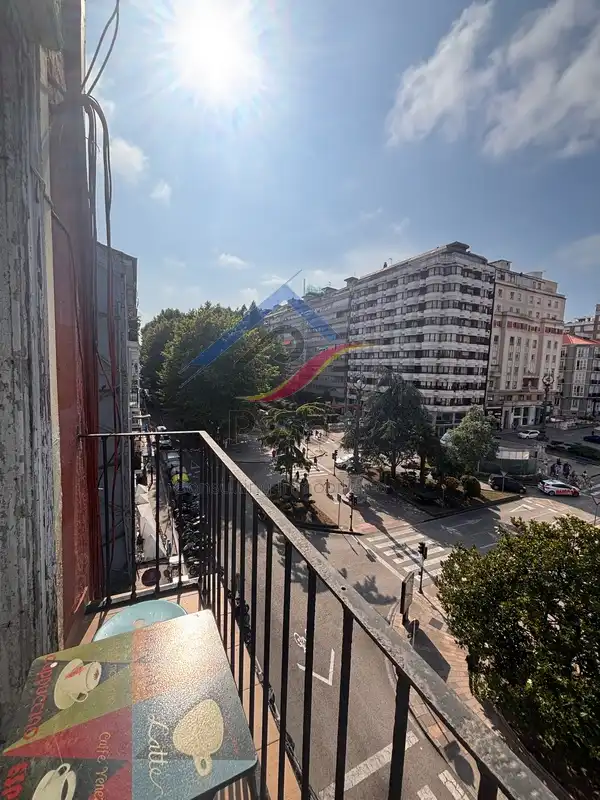 Vista exterior de Pis de lloguer en Santander amb Calefacció, Moblat i Rentadora