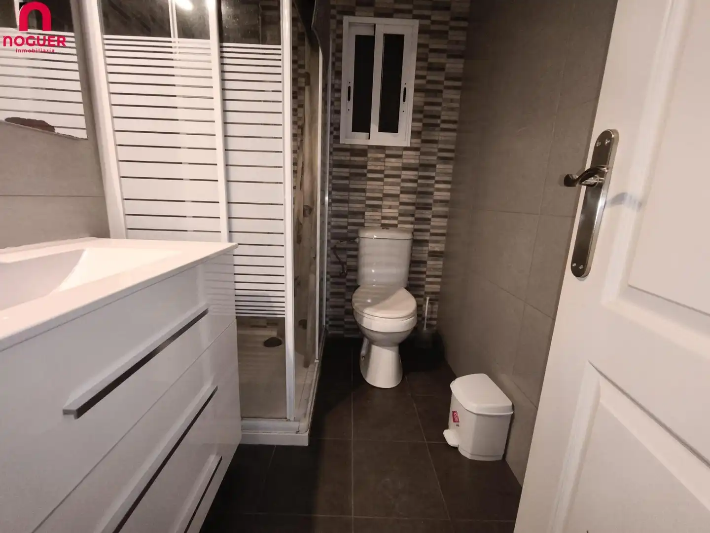 Baño de Piso de alquiler en Córdoba con Aire acondicionado, Calefacción y Amueblado