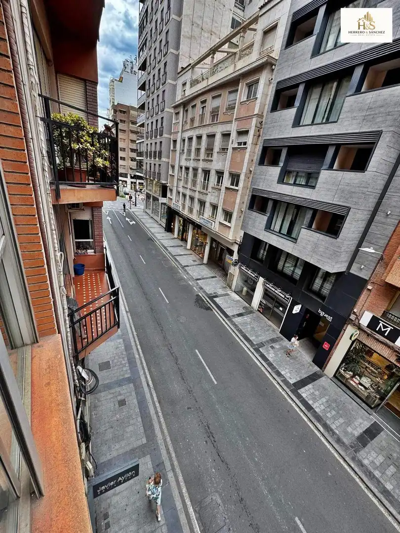 Pis amb ascensor de lloguer a Calle REYES CATOLICOS, imagen 3