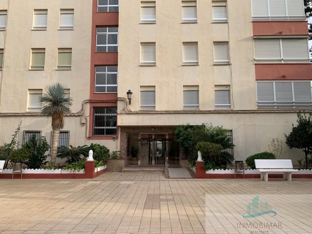 Vista exterior de Pis en venda en Motril
